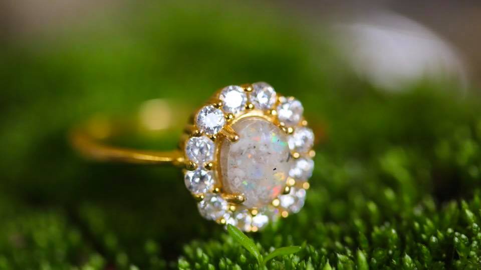 Winterland halo ring